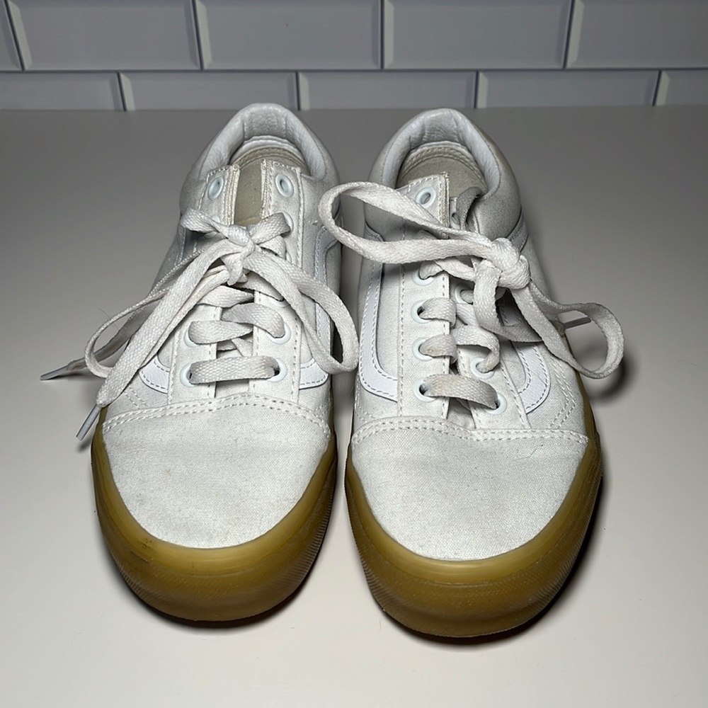 VANS White Old Skool W size 7 M size 5.5